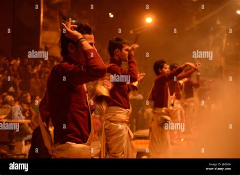 Aarti ceremony at Dashashwamedh Ghat in Varanasi, Uttar Pradesh, India ...