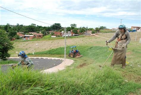 Prefeitura mantém equipes de conservação em praça do Alexandrina e