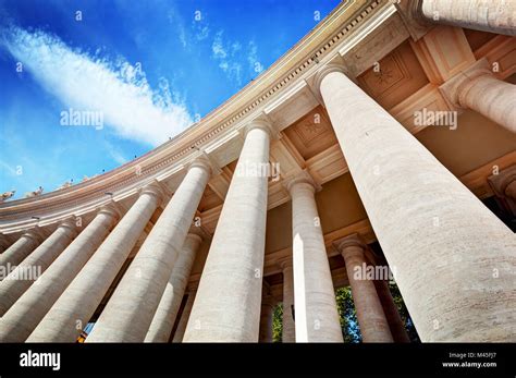 Colonnades Hi Res Stock Photography And Images Alamy