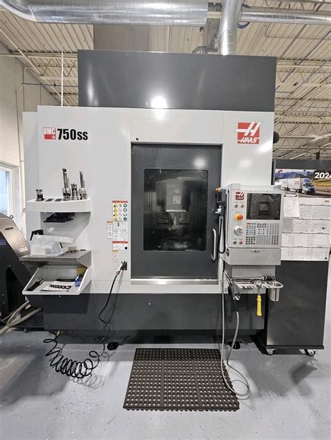 Used Haas Umc Ss Cnc Vertical Machining Center