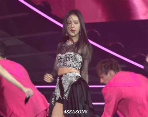 On Twitter Move Those Hips Jisoo Oh My God