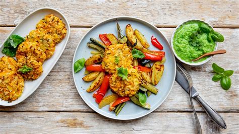 Kohlrabi Bratlinge mit Ofengemüse und Erbsen Dip NDR de Ratgeber