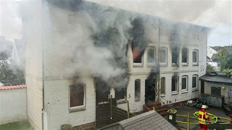 Feuer Zerst Rt Mehrfamilienhaus In Flensburg Ndr De Nachrichten