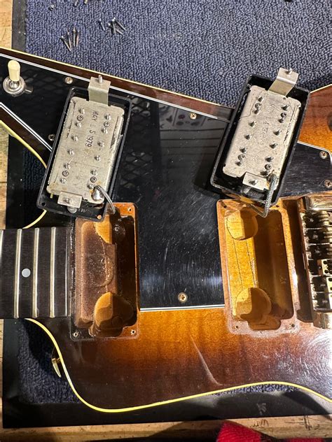 Gibson Explorer E2 Cmt Sunburst 1982 Chicago Music Exchange