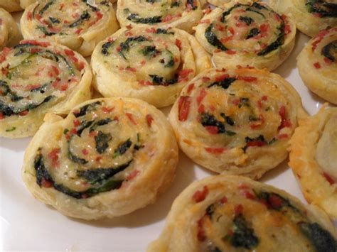 Happy Medley: Spinach & Cheese Rolls {recipe}