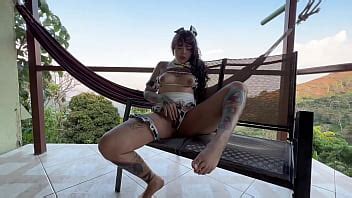 Dos chicas cachondas se vuelven locas en el balcón y se comen el coño XVIDEOS