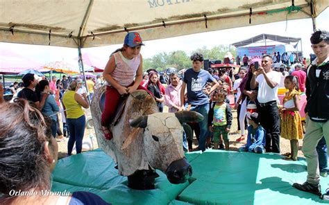 Tipitapeños disfrutan de competencia de botes de remo