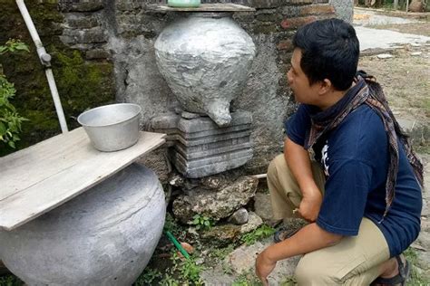 Warga Sragen Ini Tak Sadar Puluhan Tahun Pakai Benda Cagar Budaya Cuma