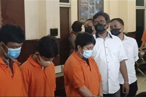 Punya Kelainan Bercinta Ini Foto Tampang Dalang Pembunuhan Chef Vicky Di Tpu Kober Motifnya