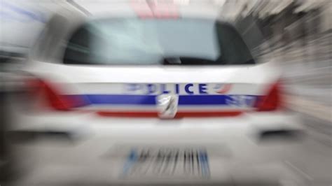 Lyon En Tat Divresse Il Grille Plusieurs Feux Rouges Et Percute Un