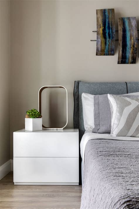 Прикроватные тумбочки: 60+ фото, дизайнерские идеи для спальни