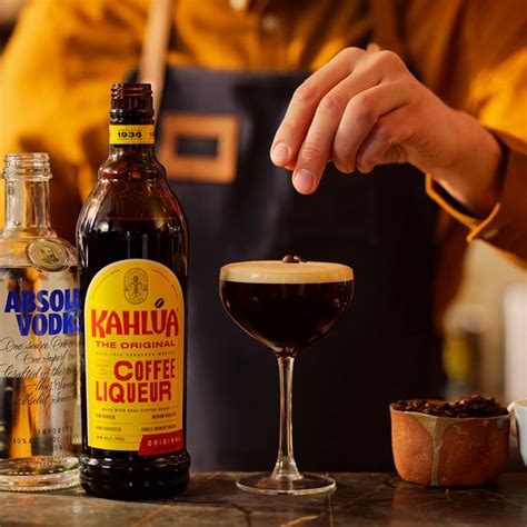 Espresso Martini Drink Recipe - Kahlúa