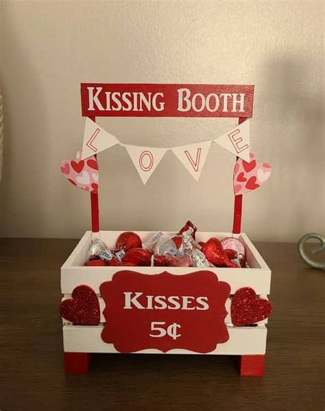 100 Super Romantic Valentines Decorations On A Budget Hubpages