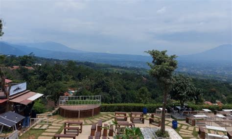 Taman Fathan Hambalang Tempat Nongkrong Yang Indah Di Bogor Itrip