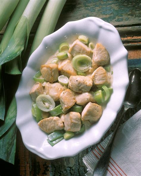 Turkey Cubes With Leek Sauce Recipe Eat Smarter Usa