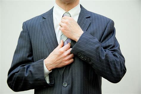 5 Common Dress Code Violations and How to Address Them - RMI Solutions