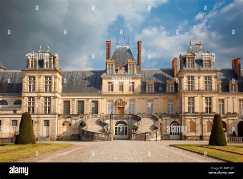 FRANCE, FONTAINEBLEAU CASTLE Stock Photo - Alamy