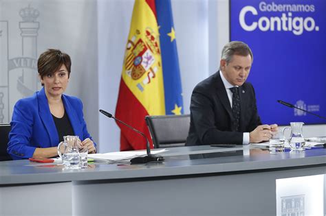 Moncloa esquiva el plantón de los ministros de Sumar a Leonor y el PP