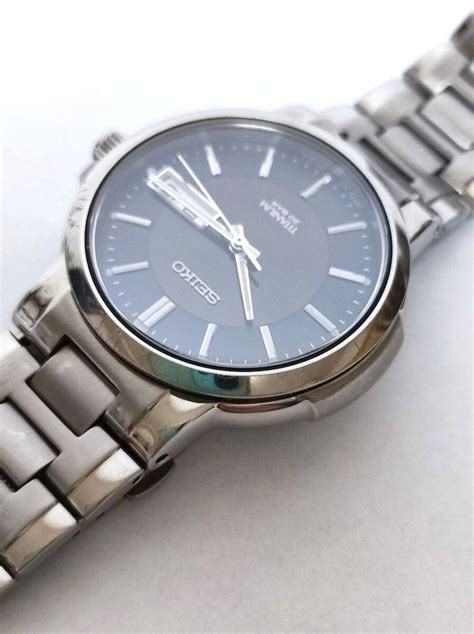 Seiko Men S Quartz Titanium Watch 7N43 7B8O El EBay