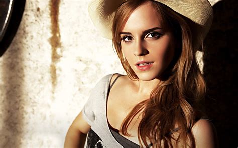 Emma Watson 2012 Beautiful Girl Wallpapers Hd Wallpapers 96539