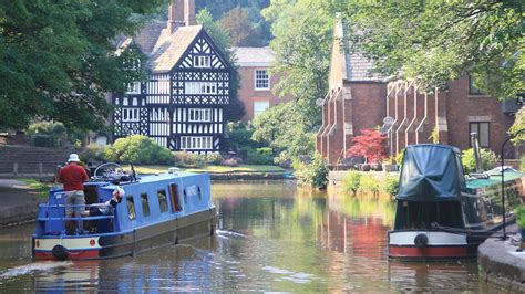 Cruise Guide To The Bridgewater Canal Canal Boat