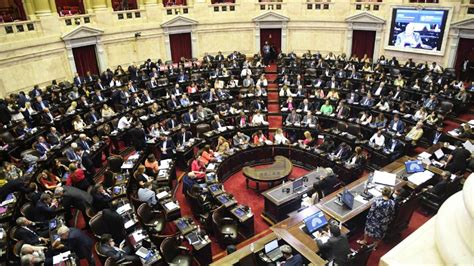 Diputados Del Oficialismo Y La Oposición Se Reúnen Para Acordar El