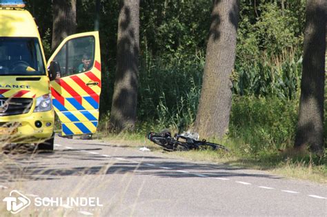 Fietser Overleden Na Aanrijding Door Bestelbus Bestuurder Rijdt Door