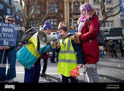 Sos Nhs Campaign Group Hi Res Stock Photography And Images Alamy