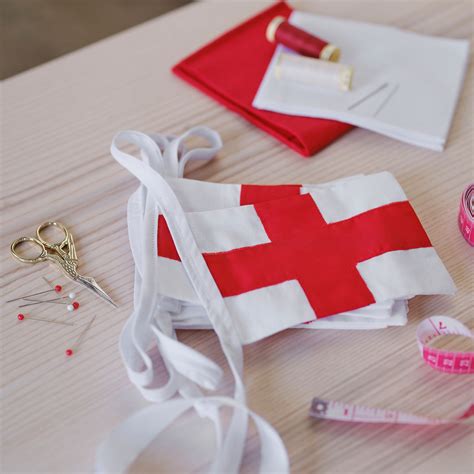 How to Make England Flag Bunting | Hobbycraft