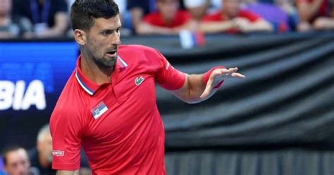 Djokovic passa fácil pela estreia na United Cup e coloca a Sérvia na frente