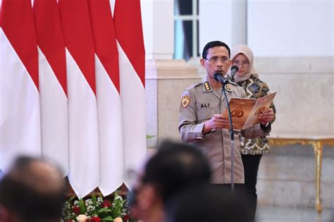 Foto Panggil Jajaran Polri Ke Istana Presiden Sampaikan Sejumlah Arahan