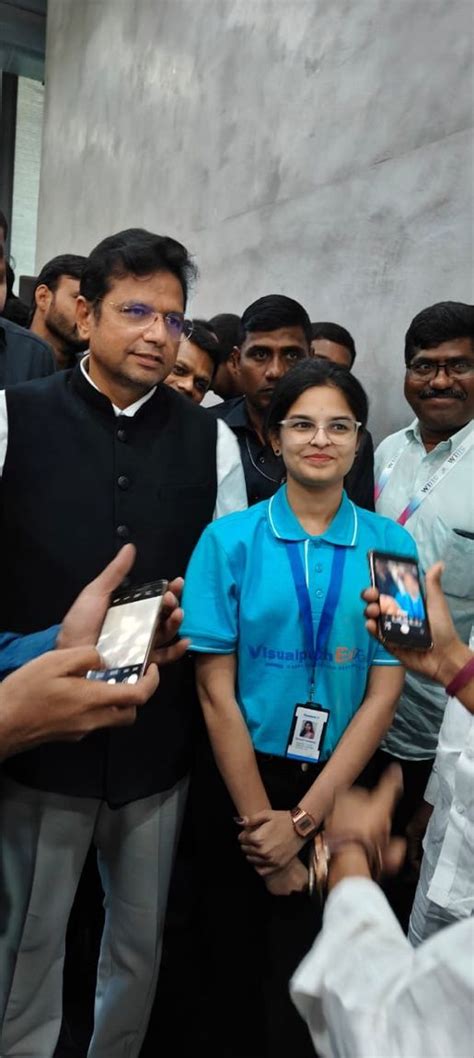 Swadeepa Kammari On Linkedin Happy To Meet Our Honourable Telangana It Minister Sri Duddilla