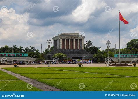 Hanoi Vietnam May El Ho Chi Minh Mausoleo Es Una Solemne Gran