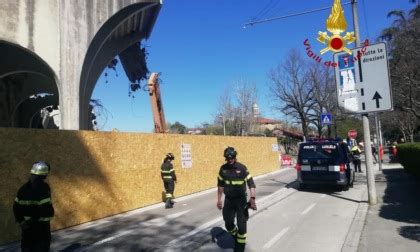 Padova Si Stacca Un Pezzo Di Cemento Della Gradinata Del Vecchio