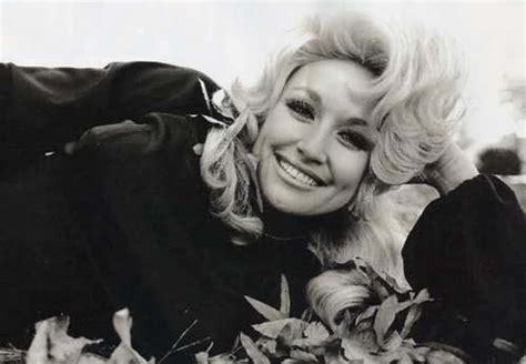 21 Gorgeous Photos of Young Dolly Parton