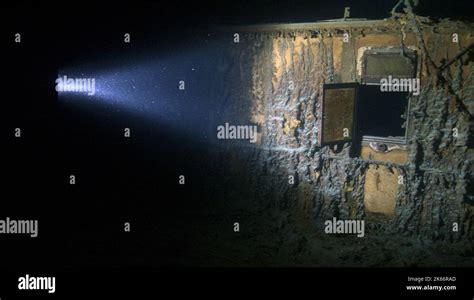 OPEN HATCH OF SUNKEN TITANIC, GHOSTS OF THE ABYSS, 2003 Stock Photo - Alamy