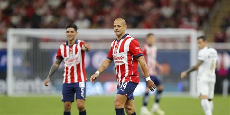 Juega Chicharito Hernández Alineaciones Chivas vs León formaciones