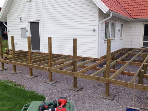 Bildresultat för bygga altan på plattor Diy pergola Diy uteplats