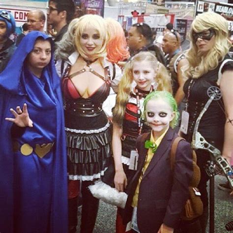 Pop Minute - Tara Strong Harley Quinn Costume Comic Con Photos - Photo 1