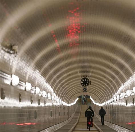 Aufwendige Sanierung Im Alten Elbtunnel WELT