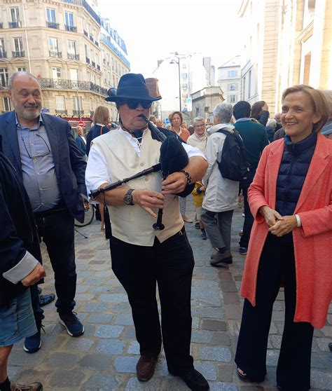 Inauguradas Las Conchas Que Se Alan El Camino De Santiago En Par S