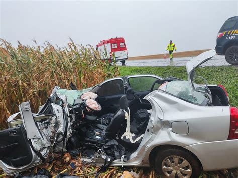 Uma Pessoa Morre E Tr S Ficam Feridas Em Acidente Entre Dois Carros Em