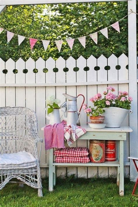 Charming Vintage Garden Decor Ideas You Can Diy