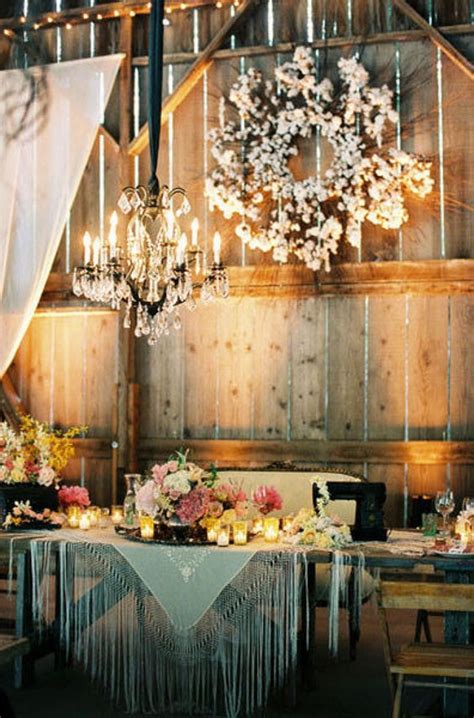 Top Sweetheart Table Decor Ideas For Barn Weddings