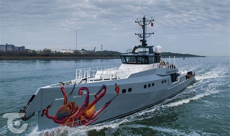 In Pictures M Yacht Support Pink Shadow Returns To Damen