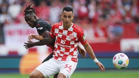 Wegen Social Media Posts Mainz L St Vertrag Mit El Ghazi Auf