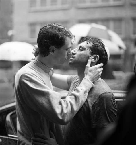 Intimate Photos Of A Queer New York Kiss In Intimate Photos Cute Gay Couples Gay Aesthetic