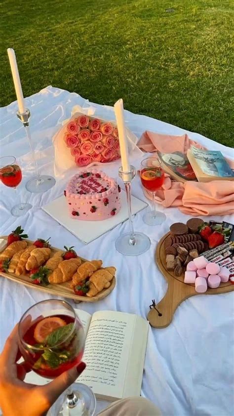 Picnic Foods Picnic Food Ideas Picnic Aesthetic Picnic Ideas Picnic