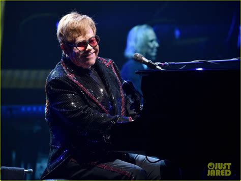 Elton John Kicks Off Farewell Tour Set List Revealed Photo 4142669