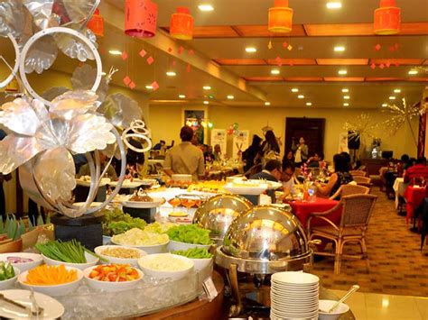 International dinner buffet at Spices Restaurant | Things to do in Sri ...